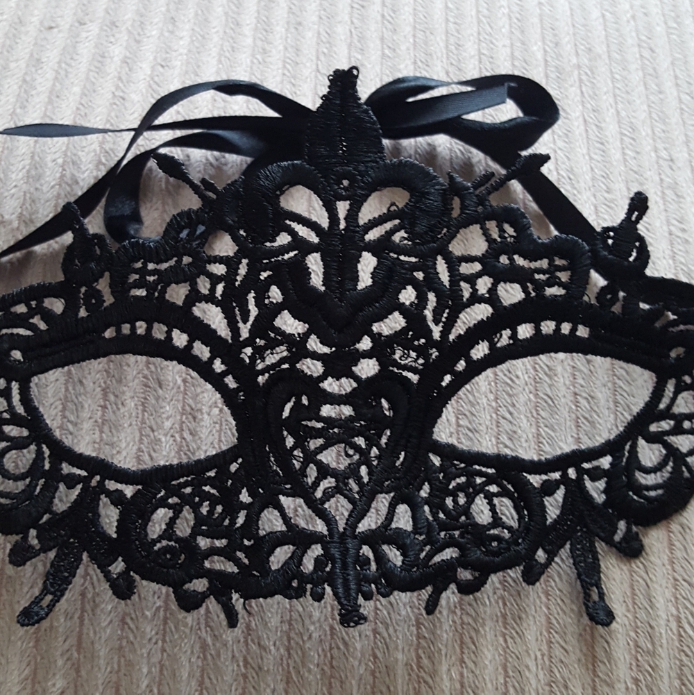 Black Lace Masquerade Mask Elegant, Halloween, Festival - Picture 2 of 7